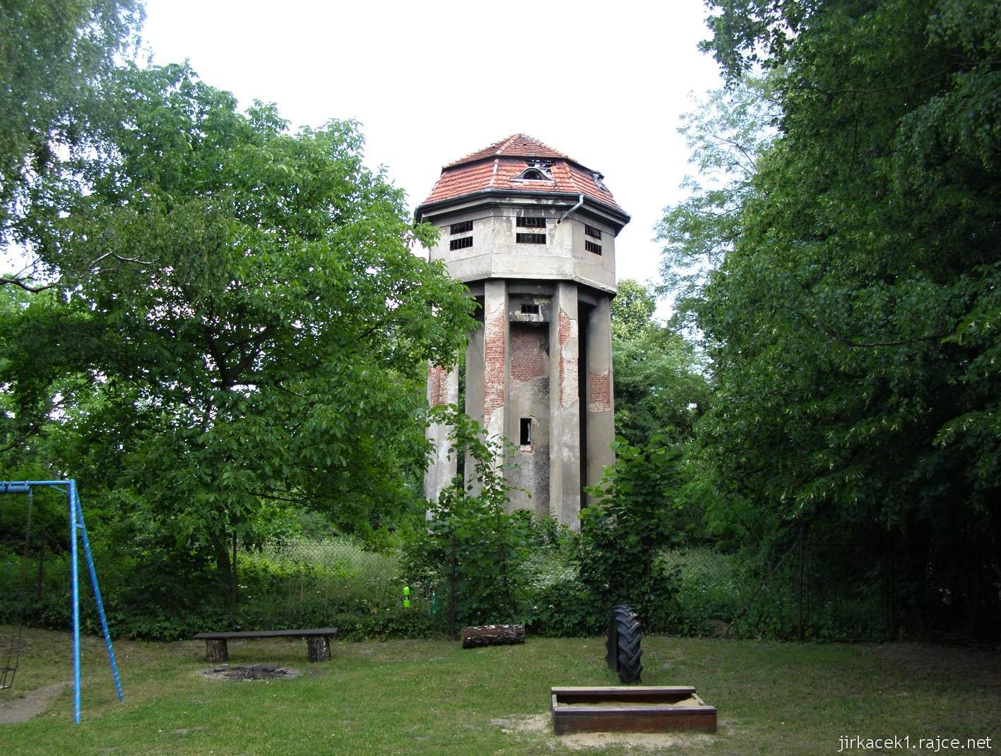 Hlučín - vodárenská věž a vodojem