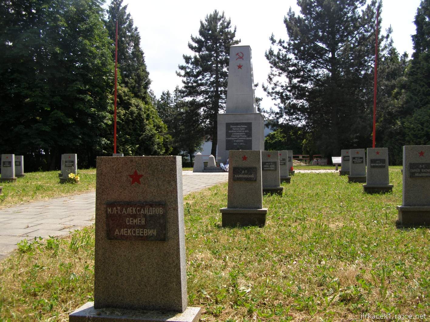 Hlučín - bývalý židovský hřbitov 13 - hřbitov sovětských vojáků