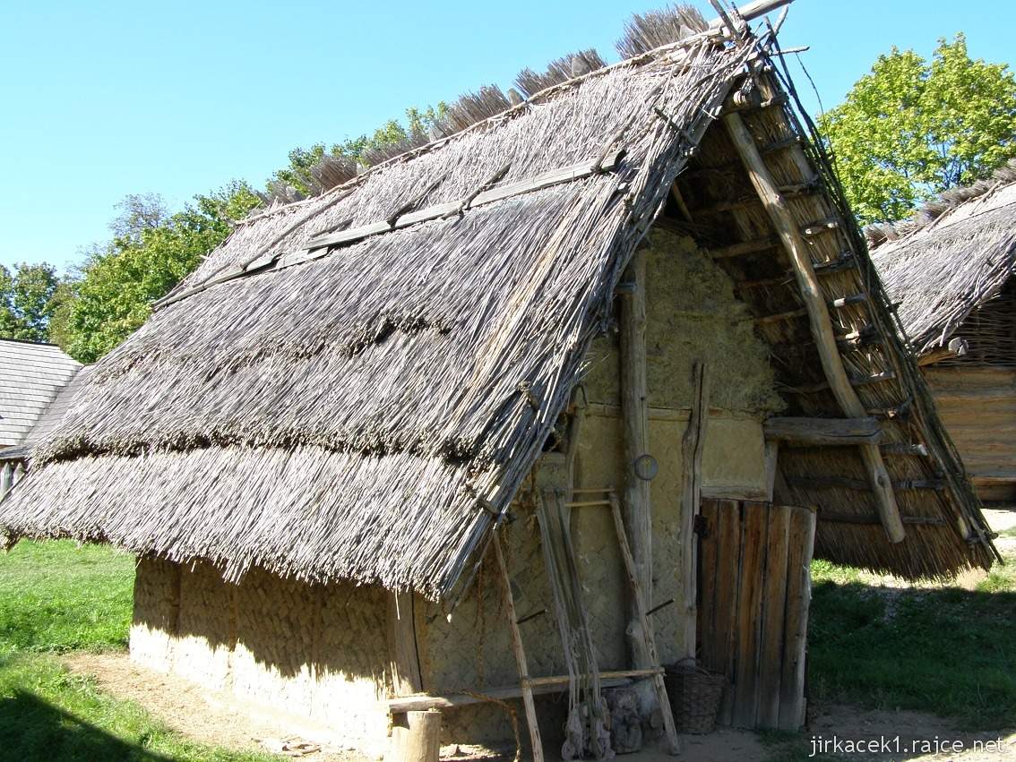 archeoskanzen Modrá 11 - další nadzemní dům