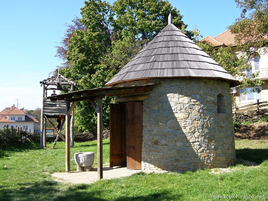 archeoskanzen Modrá 21 - rotunda