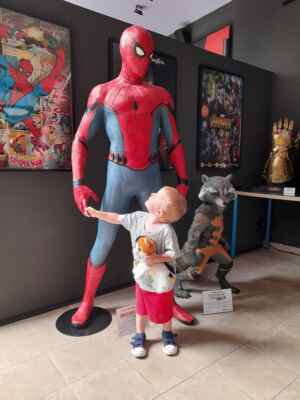 Se Spidermanem.
