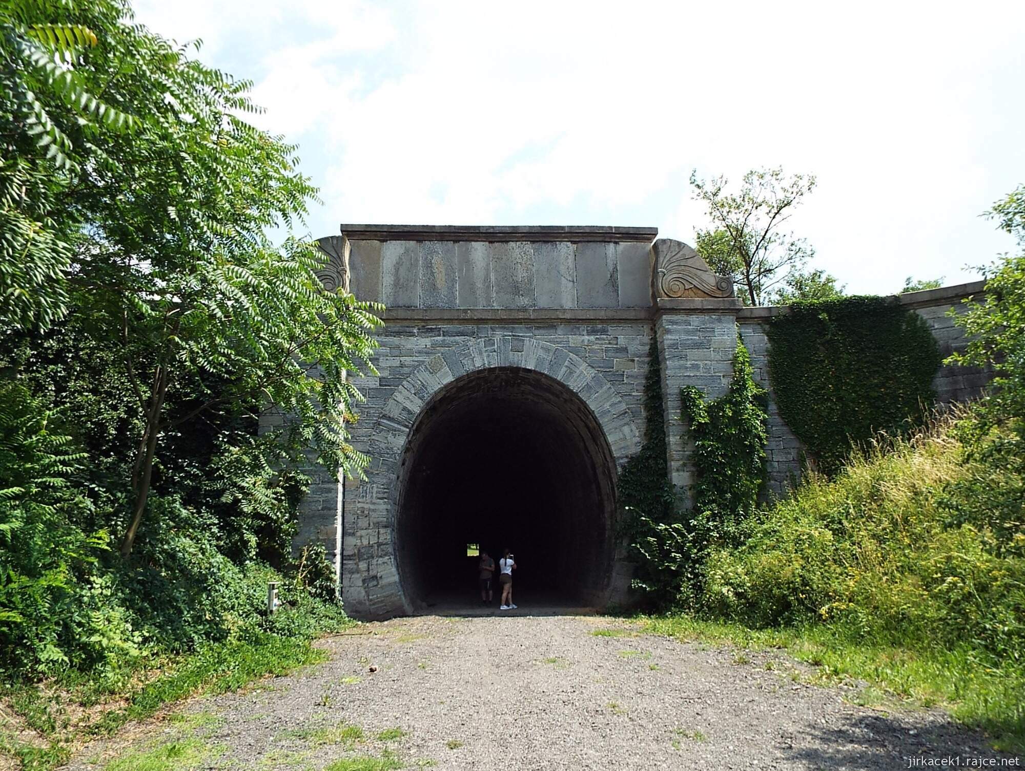 A - Slavíč - tunel 14