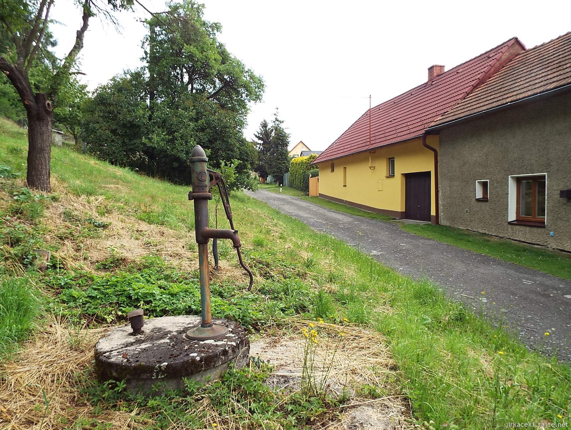D - okolo Juřacky 03 - cesta v Podhoří