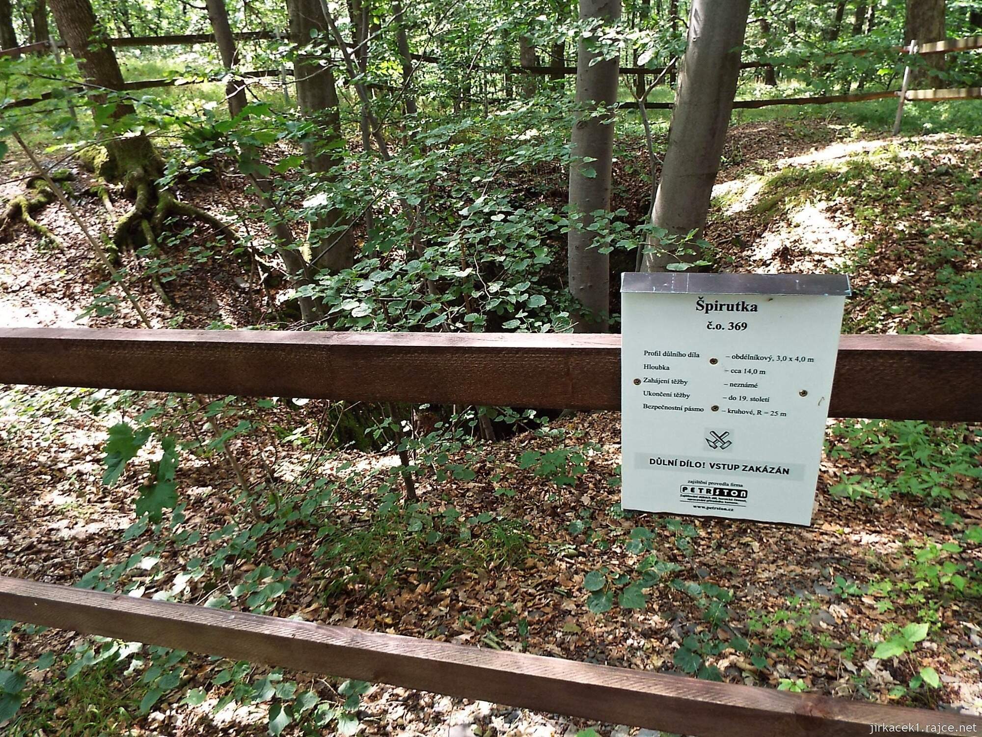 G - okolo Juřacky 10 - Špirutovy díry - ohrazená šachta