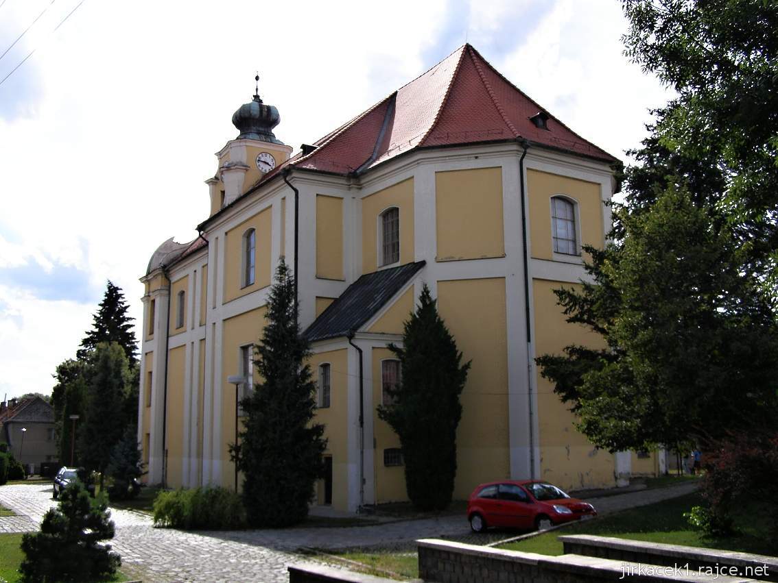 Brodek u Prostějova - kostel Povýšení sv. Kříže - zadní pohled