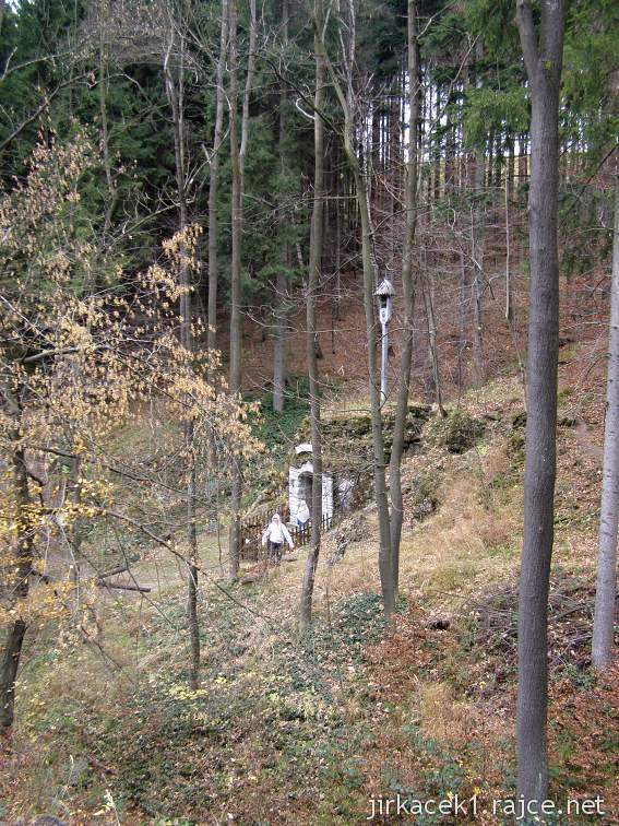 Myslík - lurdská kaple aneb Myslíkovské Lurdy - pohled z příchozí cesty