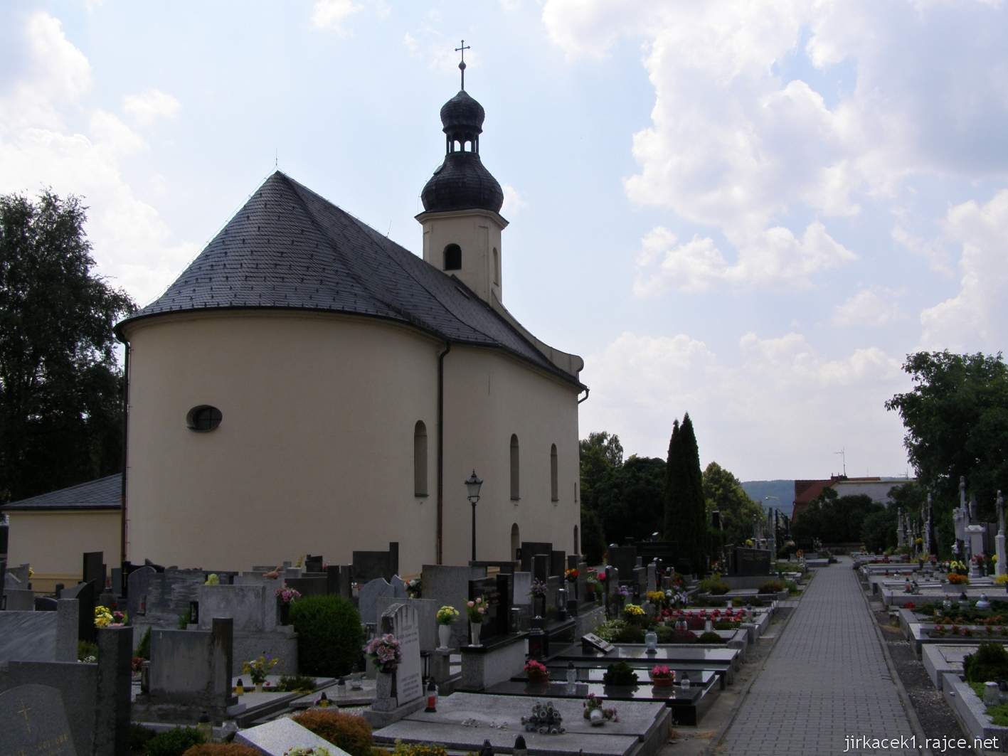 07 - Hlučín - kostel sv. Markéty 06 - kostel a hřbitov