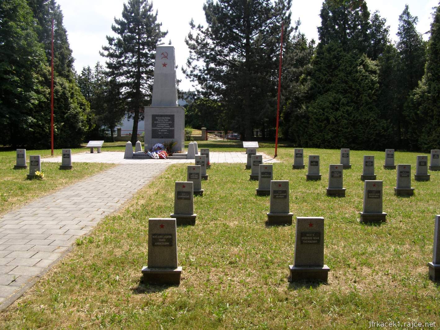 08 - Hlučín - bývalý židovský hřbitov 11 - hřbitov sovětských vojáků