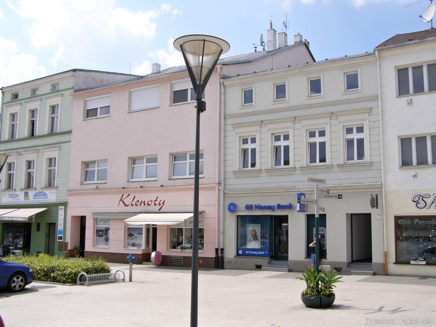 10 - Hlučín - Mírové náměstí 03 - domy na náměstí