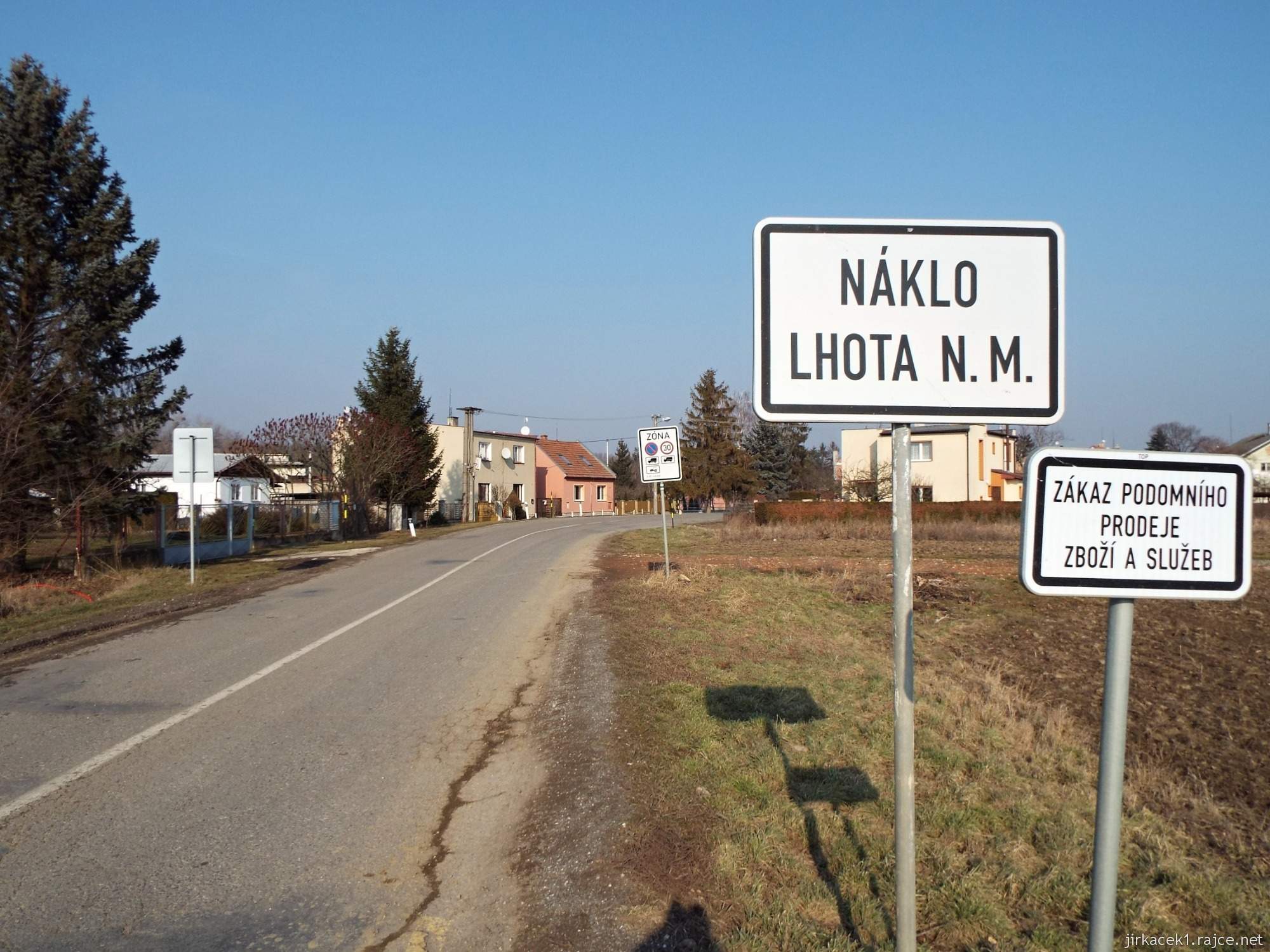 Lhota nad Moravou - začátek obce