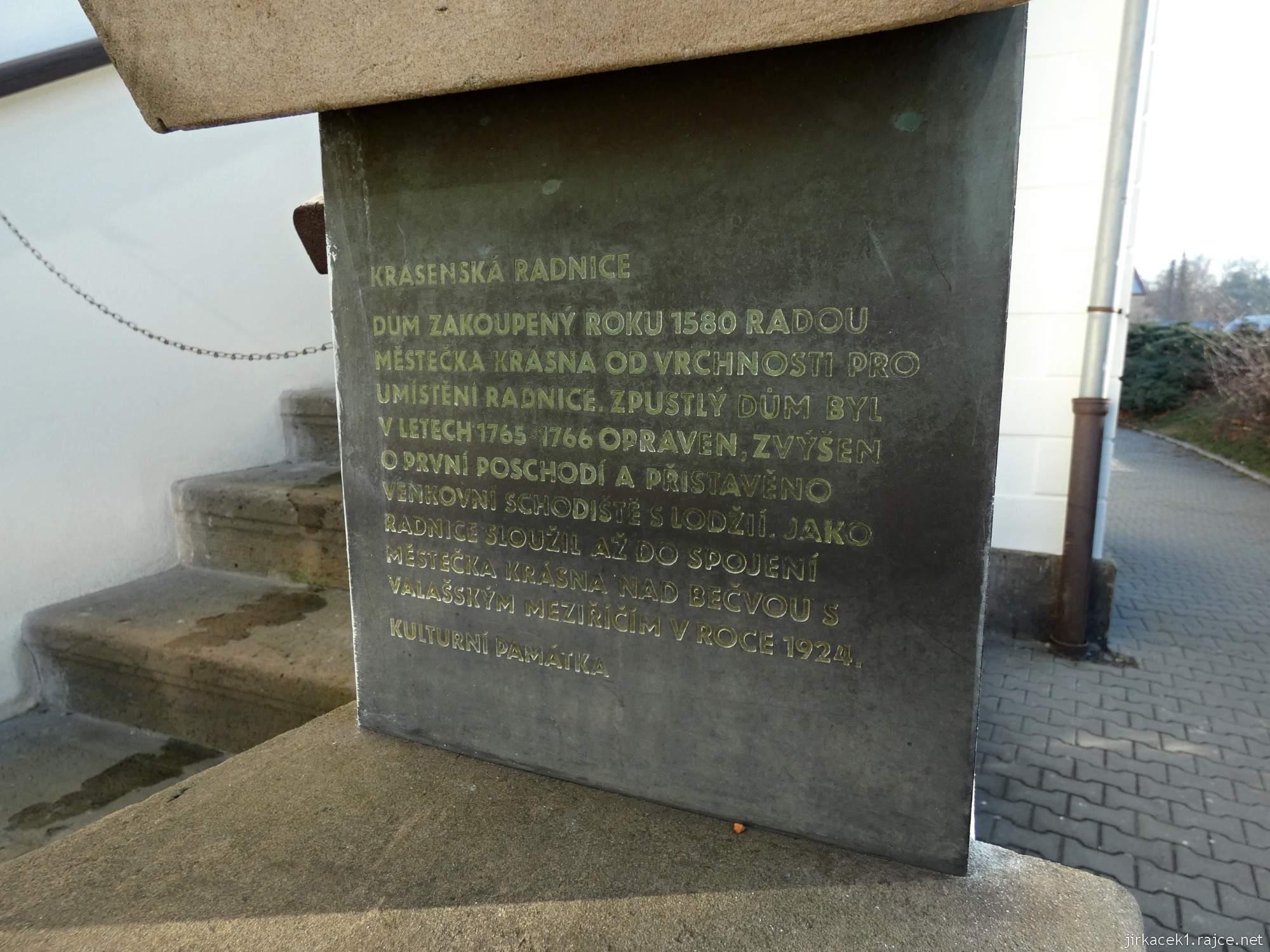 Valašské Meziříčí - stará krásenská radnice 10 - informační tabule u vchodu