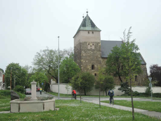 Středověký kostel sv. Bartoloměje v Praze Kyjích byl vystavěn v první polovině 13. století v pozdně románském slohu. Dodnes se uvnitř kostela nachází původní dochované fresky, zpodobňující biblické výjevy.