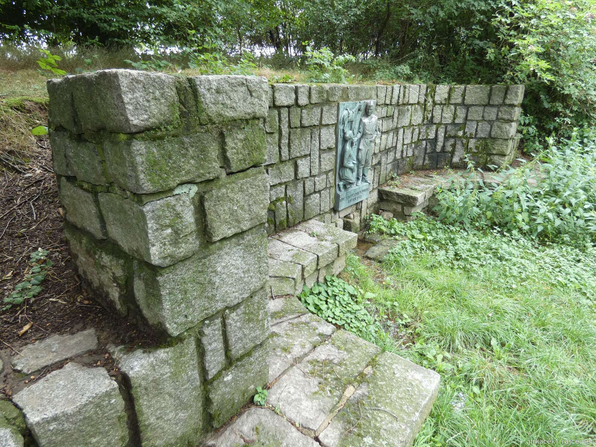 B - Lipany - studánka a památník Rudé armády 008