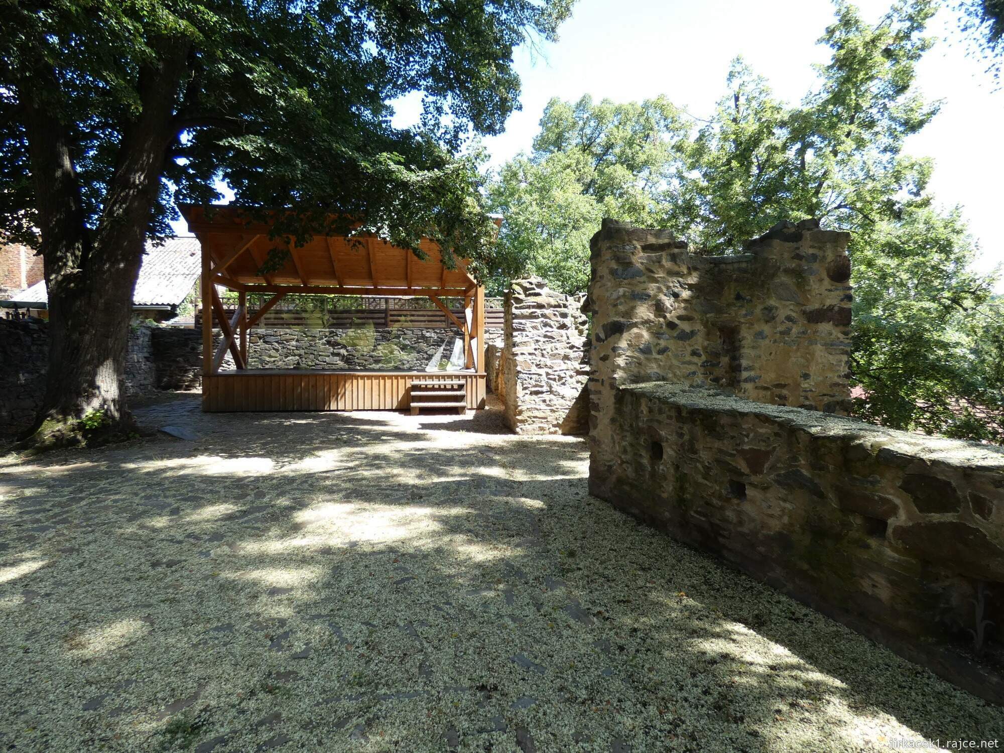 K - Kouřim - městský park Na hradbách 006