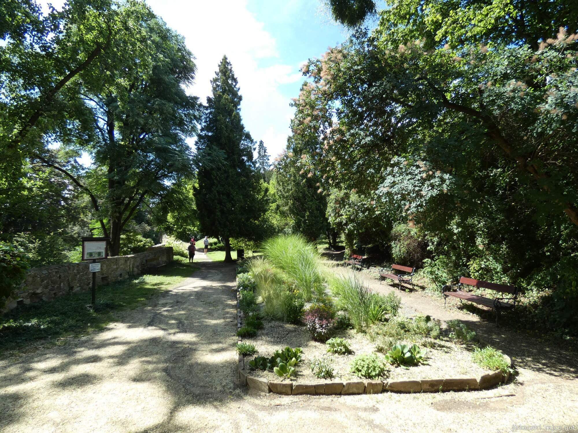 K - Kouřim - městský park Na hradbách 008