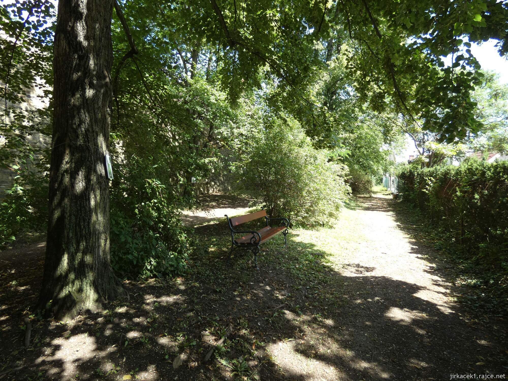 K - Kouřim - městský park Na hradbách 070